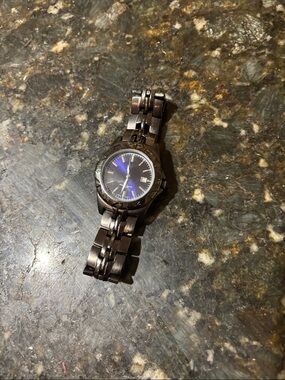 Quartz men’s metal watch